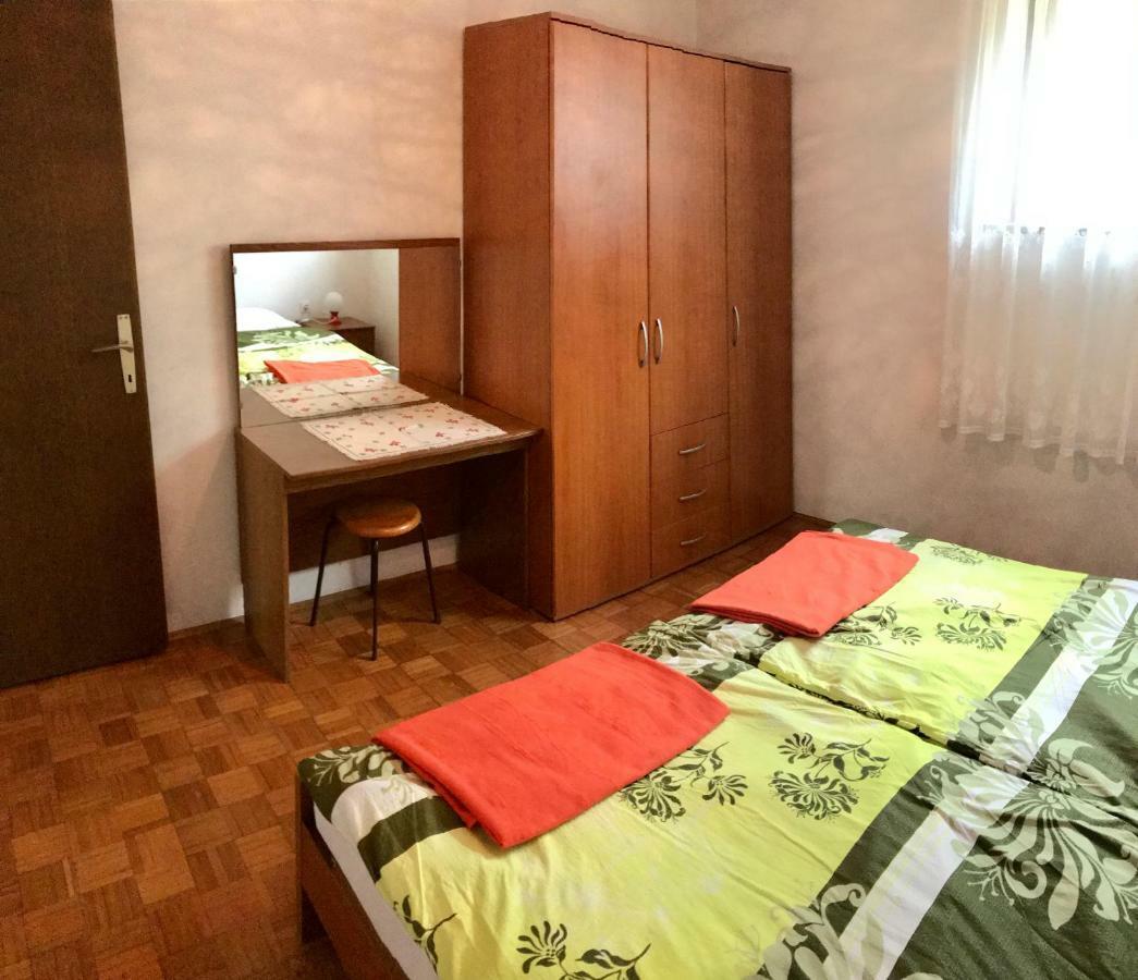 Apartments Markelj โลเวร็ตชิกา ภายนอก รูปภาพ